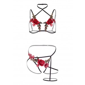 Ensemble harnais avec roses rouges - Lingerie BDSM Malins-Plaisirs