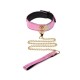 Ensemble de bondage rose pour la soumission sensuelle – menottes poignets et chevilles, collier et chaîne dorée